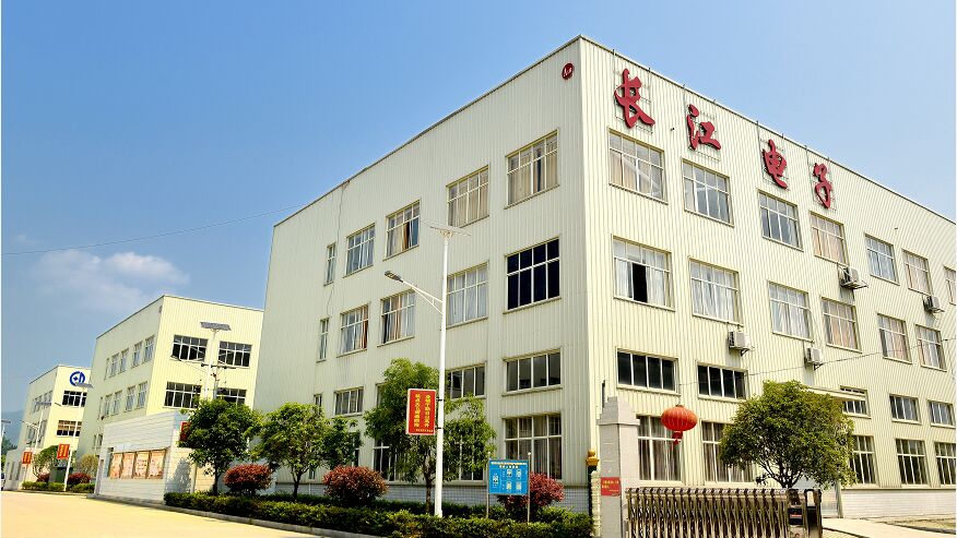 超純水機-婁底長江電子與成都奧邁科技簽訂超純水機購銷合同！